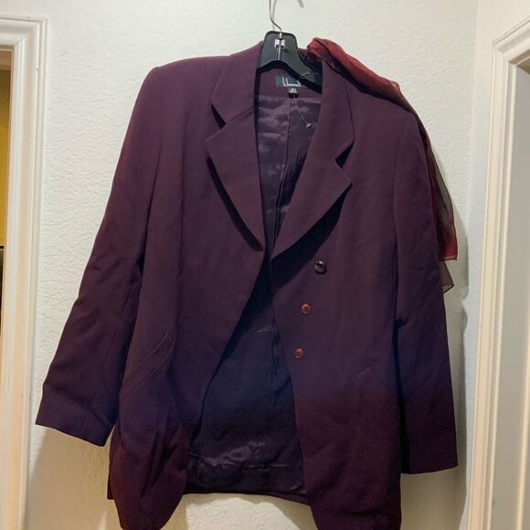 B. Bennett  2 piece  Skirt Suit. Excellent Condition. Size:8 - Picture 8 of 15